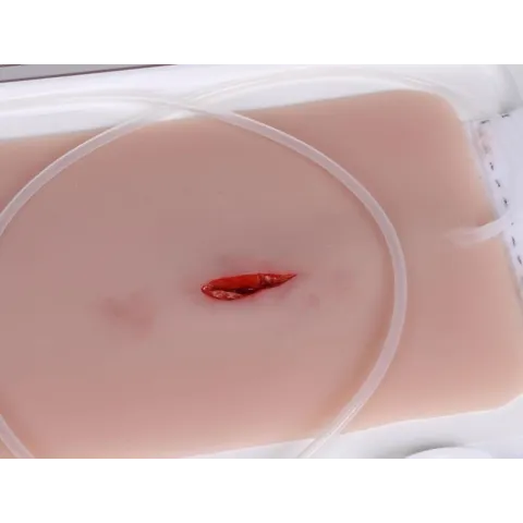 Moulage de plaie par coup de couteau au cou