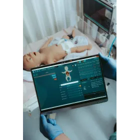 Mannequin de simulation néonatale haut de gamme NEMO Ultimate