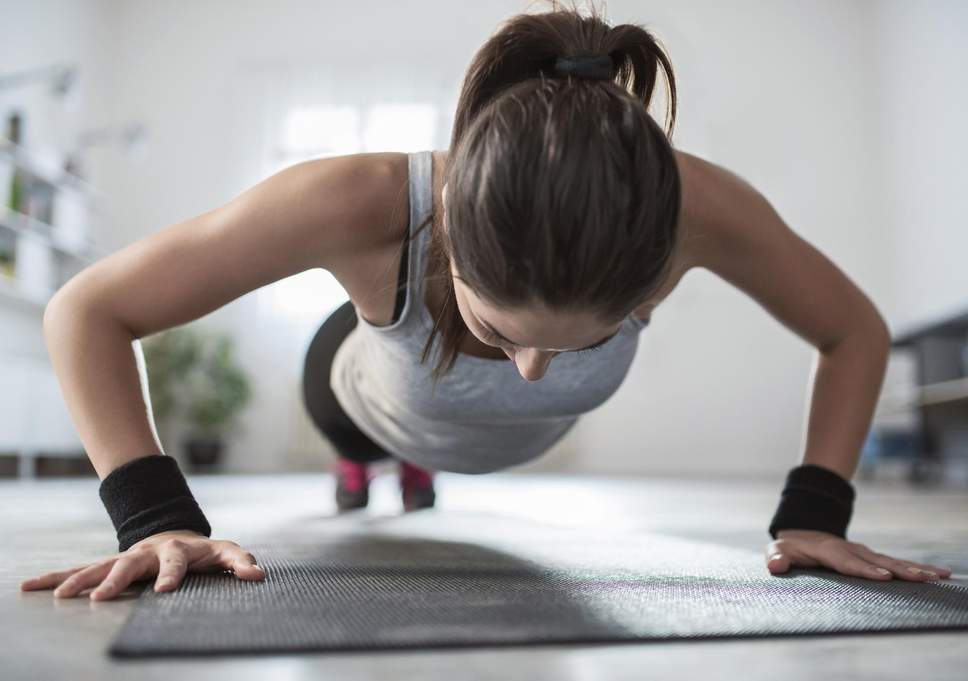 Les accessoires de sport indispensables à avoir chez soi pour se sculpter  un corps de rêve