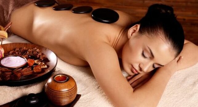 Le massage aux pierres chaudes